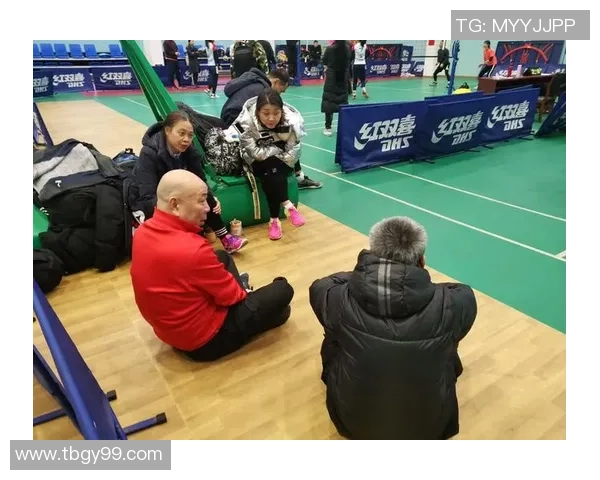 武汉排球队团队协作引发热议球员间默契与配合成焦点讨论 武汉排球队团队协作引发热议球员间默契与配合成焦点讨论