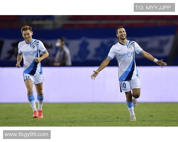 朗斯与索肖比赛因特殊原因延期球迷期待新赛程安排